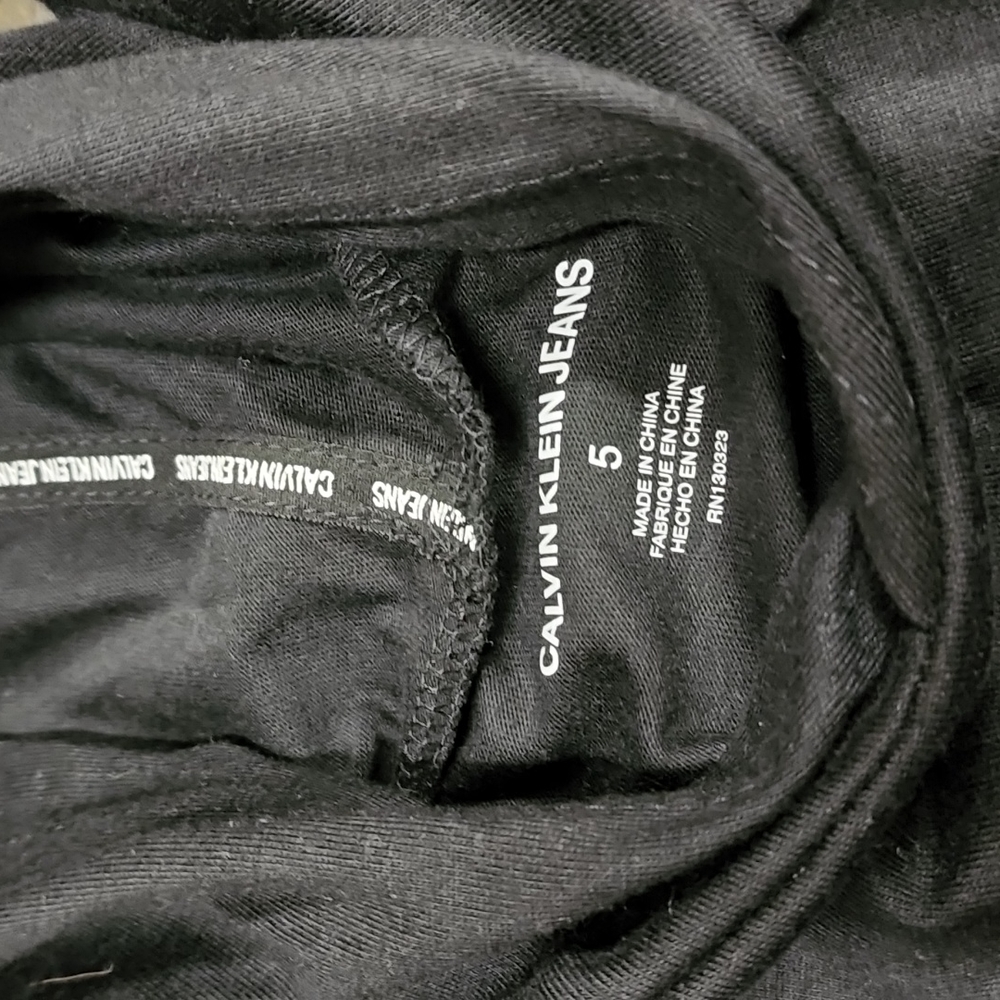 Calvin klein black pull over hoody size 5 for boys never worn - Picture 6 of 6
